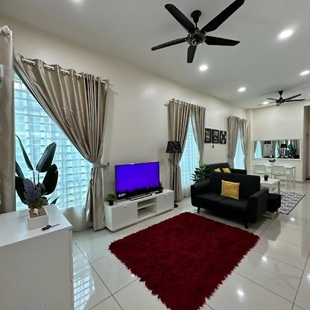 Rumahku Homestay, Taman Jasin Perdana Kültér fotó