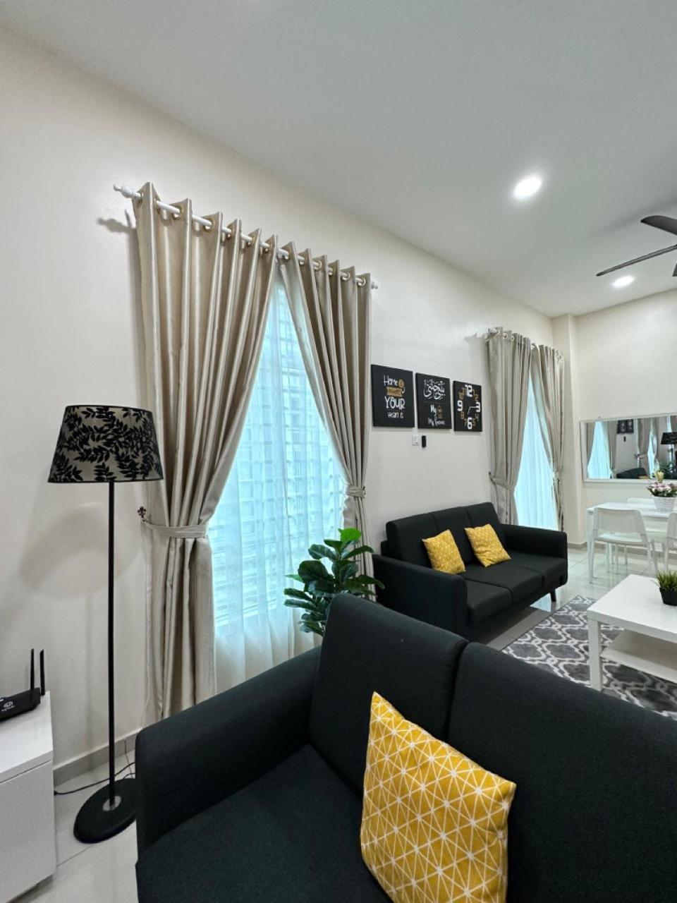 Rumahku Homestay, Taman Jasin Perdana Kültér fotó