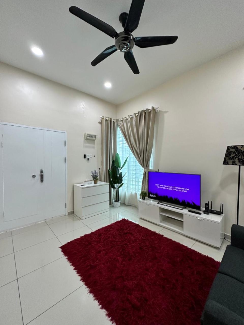 Rumahku Homestay, Taman Jasin Perdana Kültér fotó