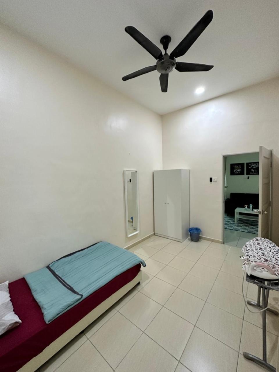 Rumahku Homestay, Taman Jasin Perdana Kültér fotó